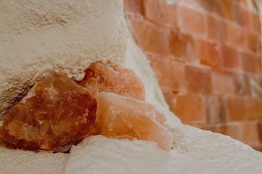 6 Magical Uses of Himalayan Pink Salt